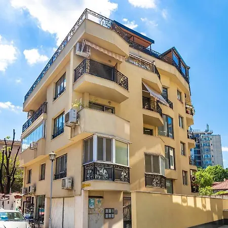 Апартамент Modern 1 Bedroom Center Пловдив